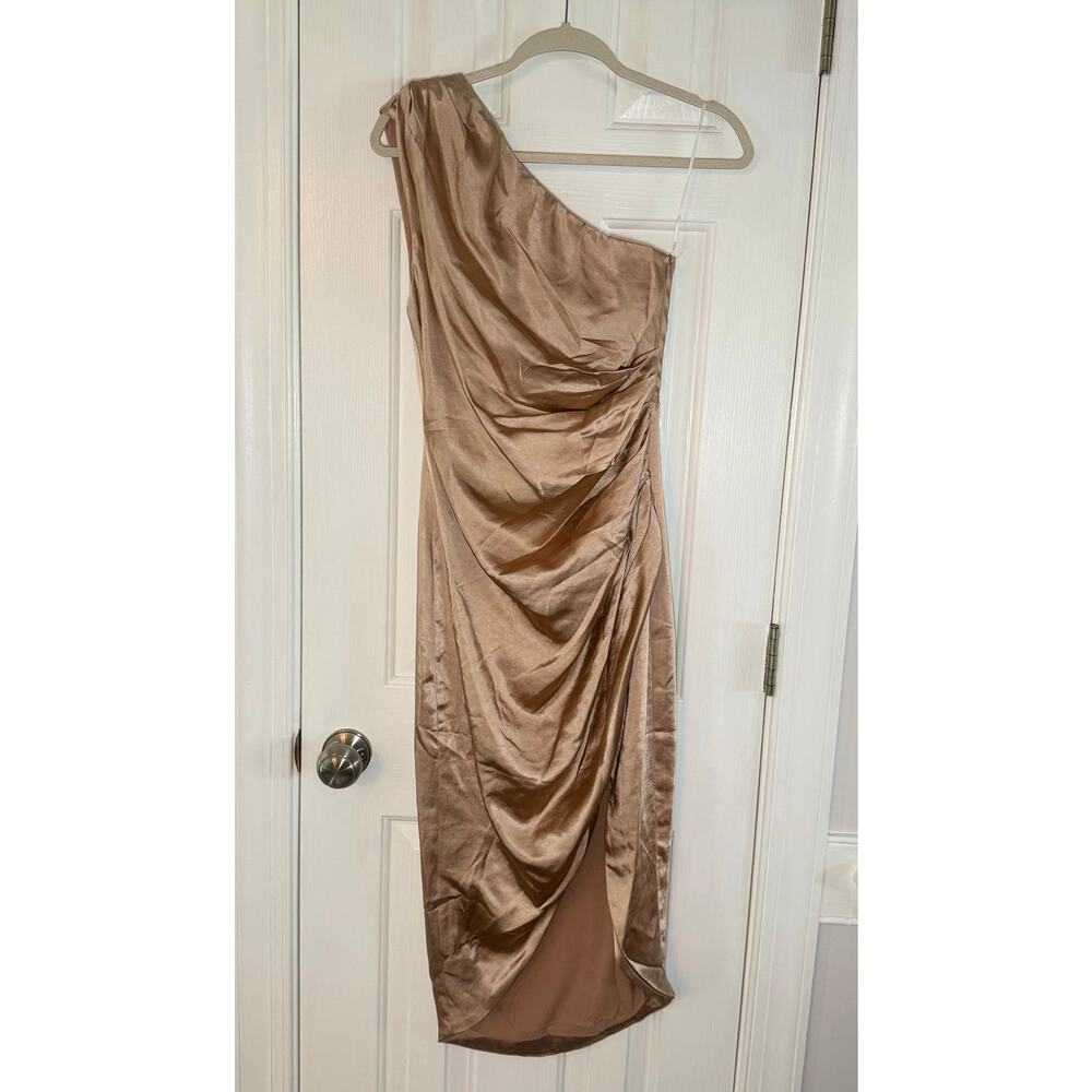 Elliatt NWT* | Gold Cassini one shoulder asymmetric ruched midi dress | small
